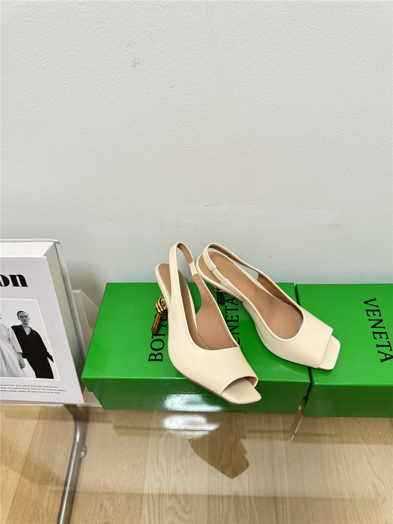 b0tt*ga Ven*ta knot slingback sandals in white