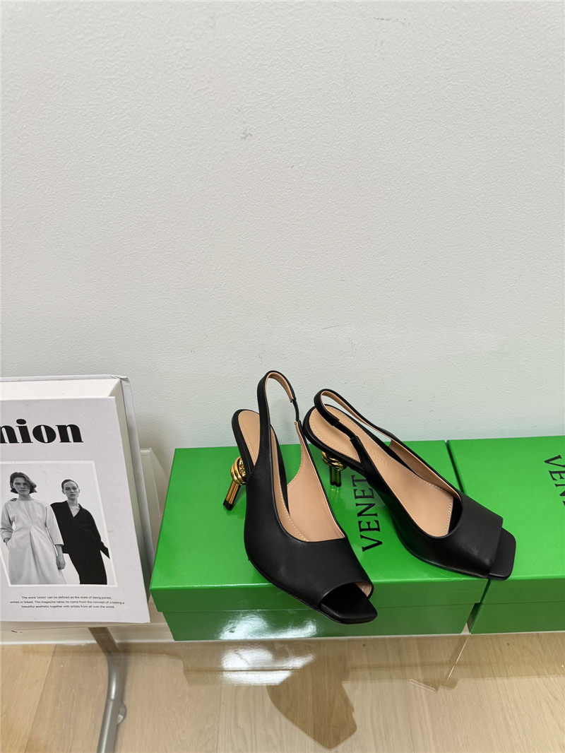 b0tt*ga Ven*ta knot slingback sandals in black