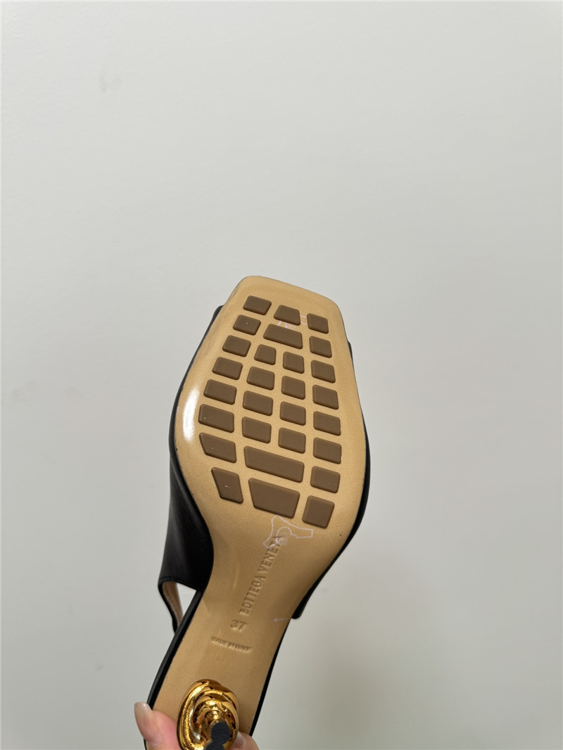 b0tt*ga Ven*ta knot slingback sandals in black