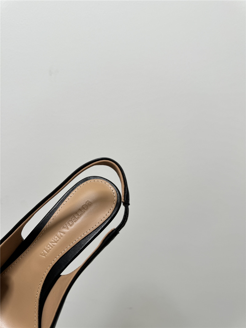 b0tt*ga Ven*ta knot slingback sandals in black