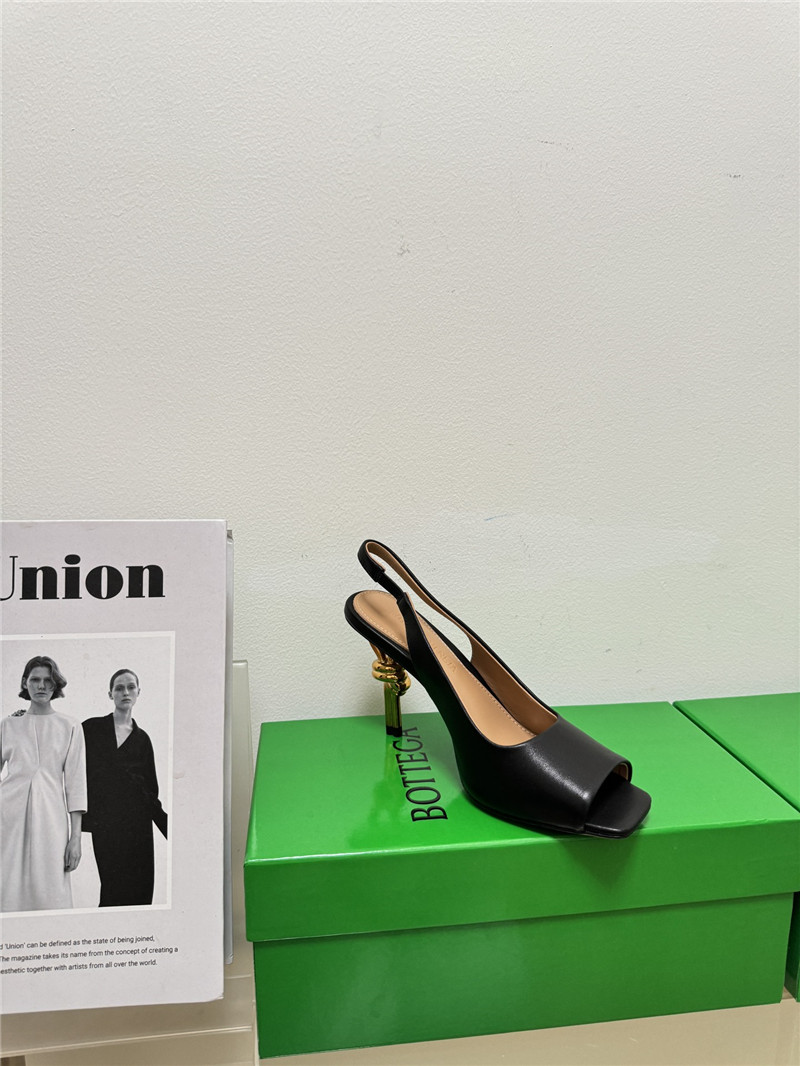 b0tt*ga Ven*ta knot slingback sandals in black