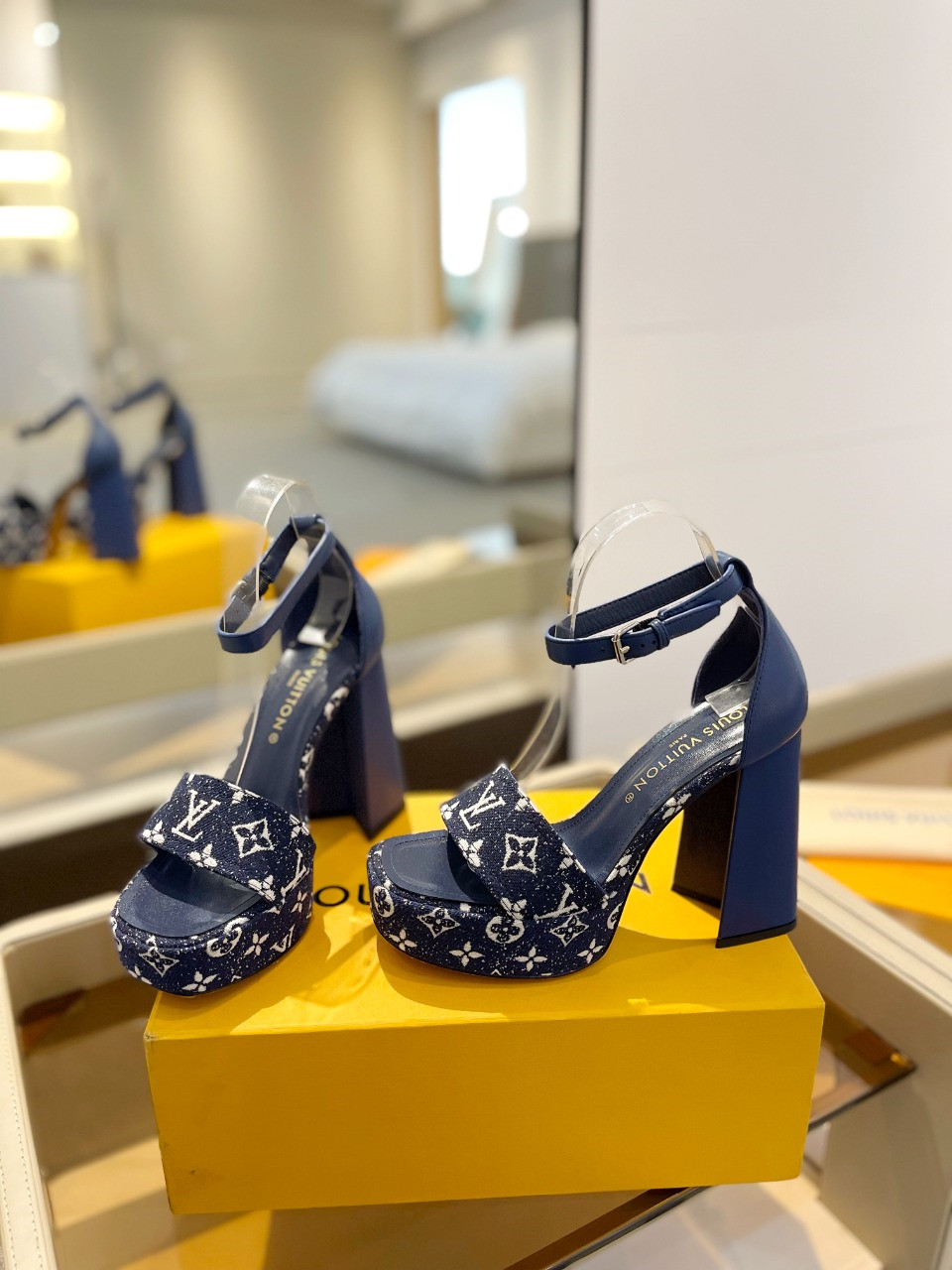 l0vis Vvtt0n monogram jacquard denim platform sandals blue