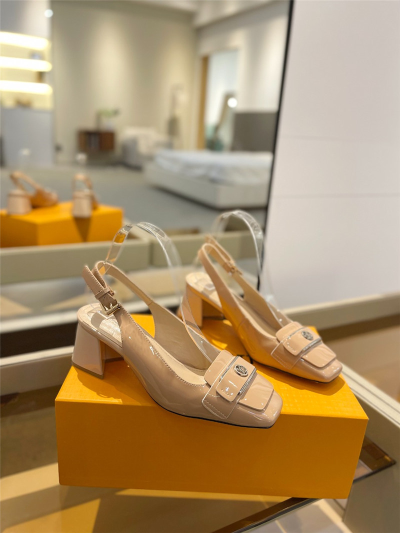 l0vis Vvtt0n orange patent leather shake slingback pumps