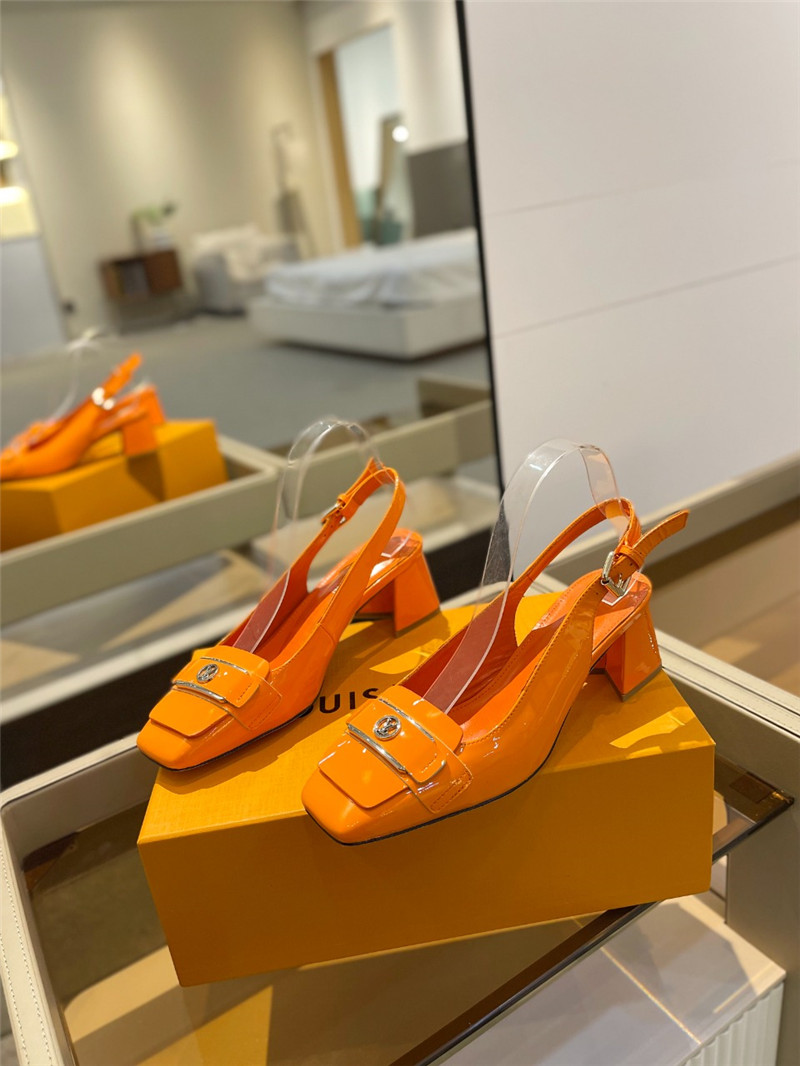 l0vis Vvtt0n orange patent leather shake slingback pumps