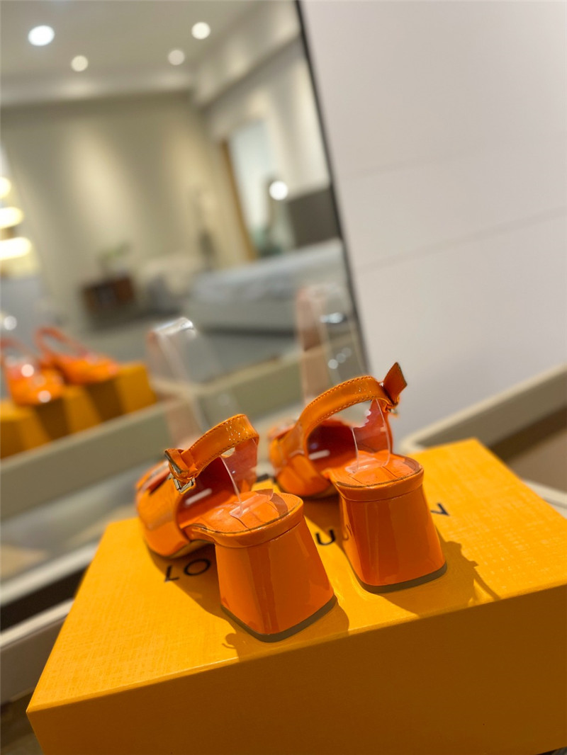 l0vis Vvtt0n orange patent leather shake slingback pumps