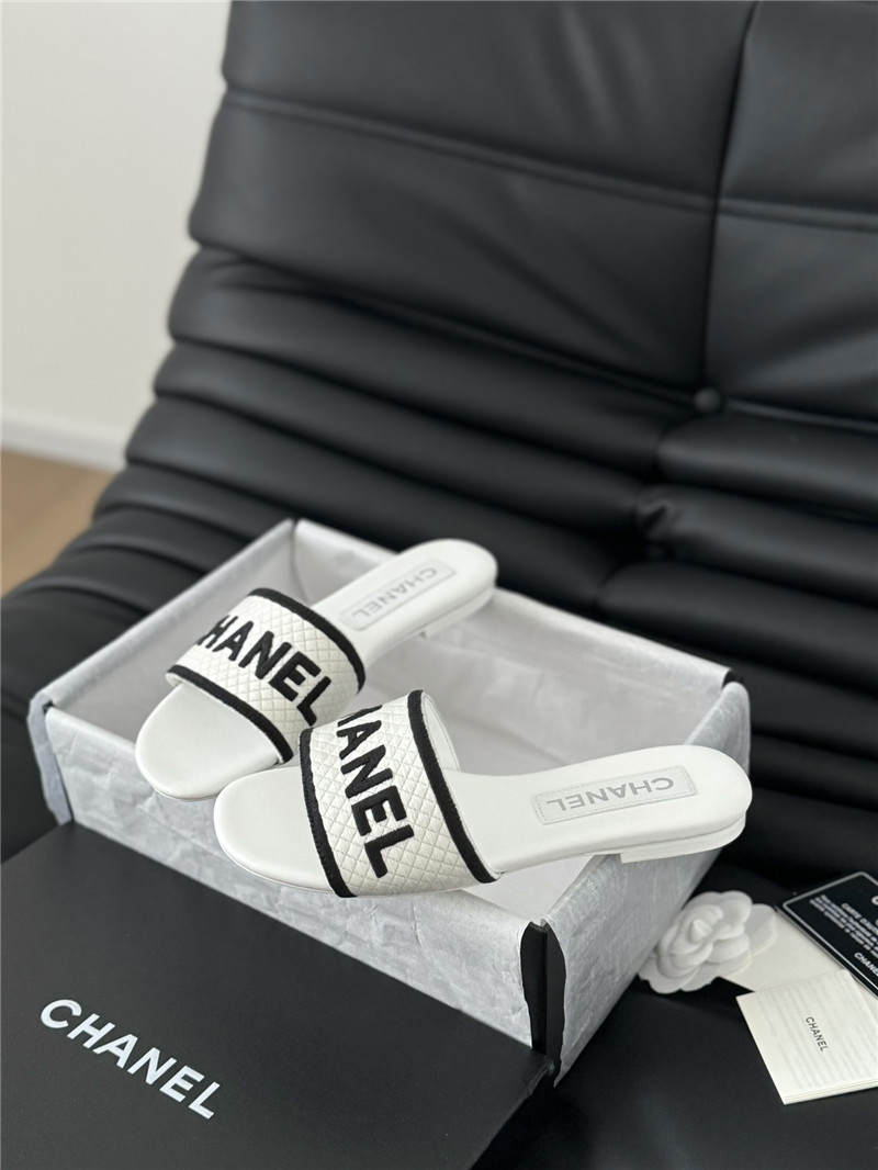 Ch**el woven embroidered logo slippers white