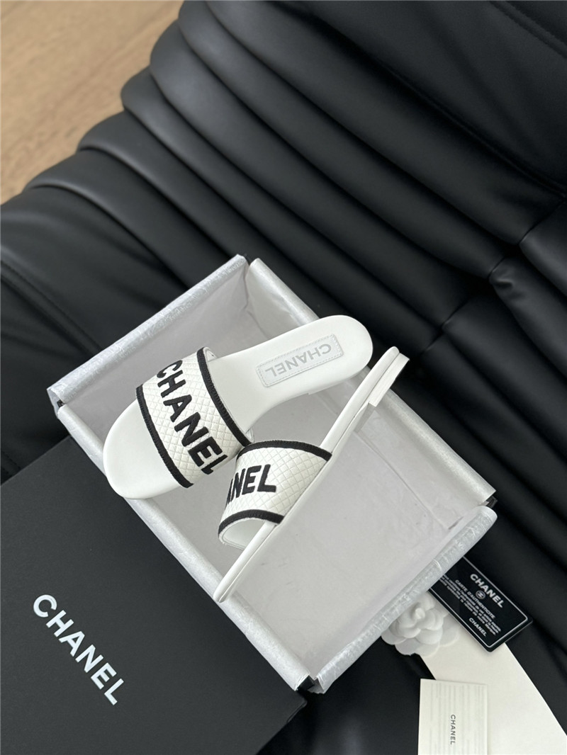 Ch**el woven embroidered logo slippers white