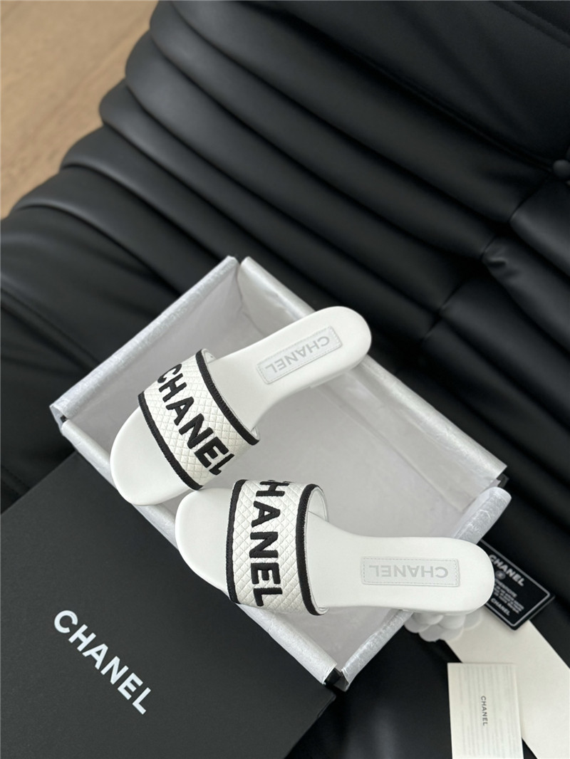Ch**el woven embroidered logo slippers white