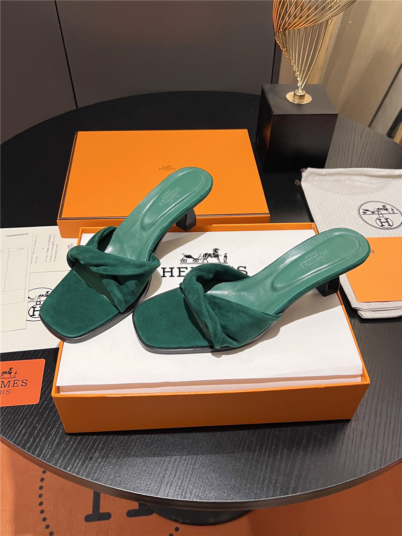 H**me5 green suede giny 55 sandals