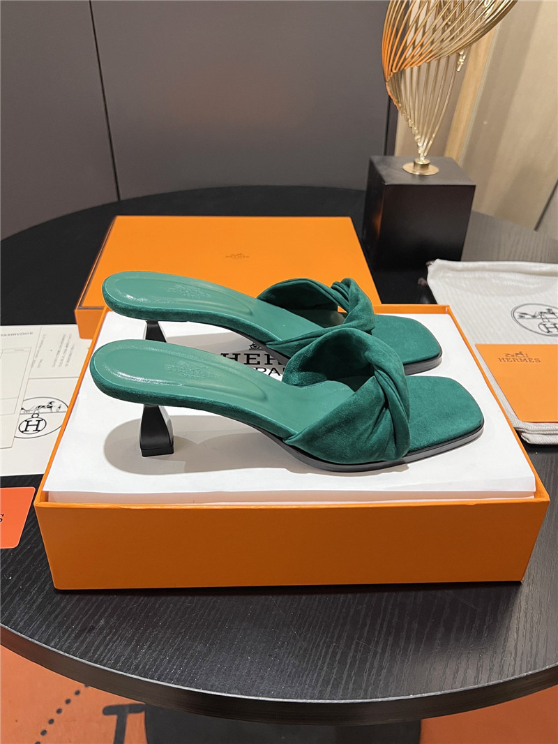H**me5 green suede giny 55 sandals