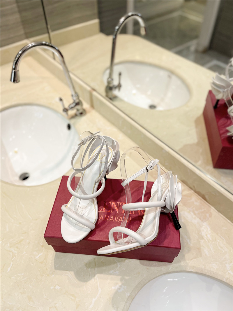 Va1e*ntin0 women’s white heel sandals