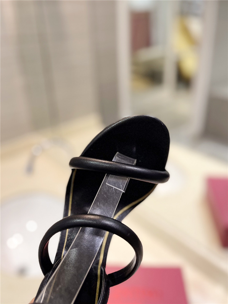 Va1e*ntin0 women’s black heel sandals