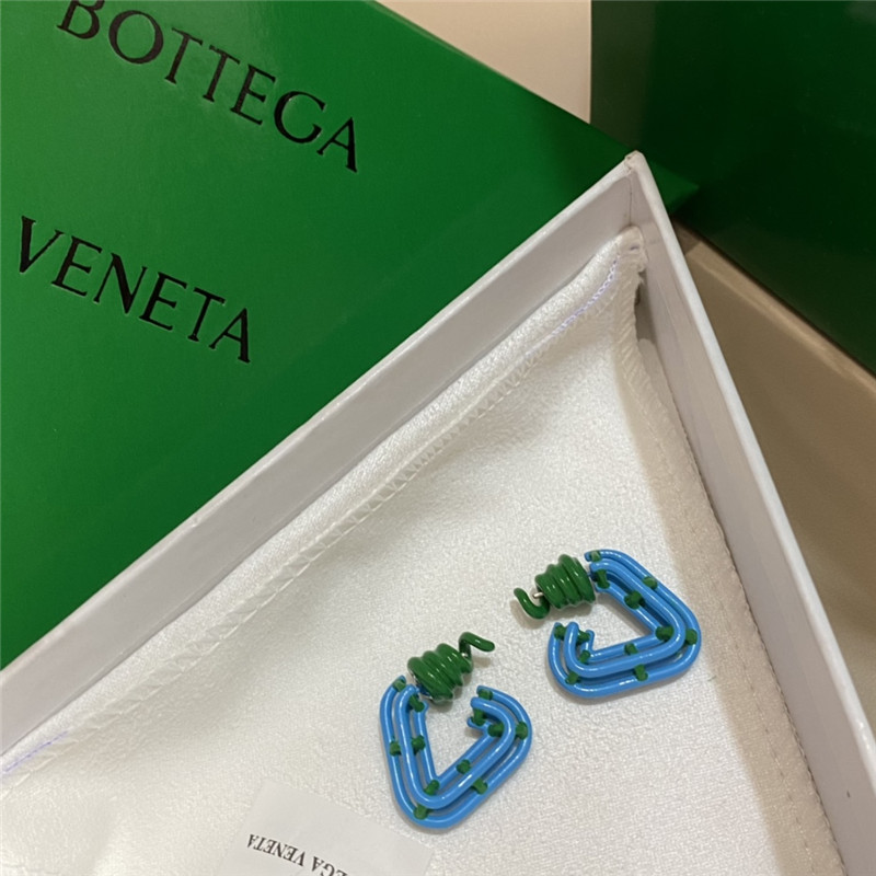 b0tt*ga Ven*ta blue oil spiral metal earrings