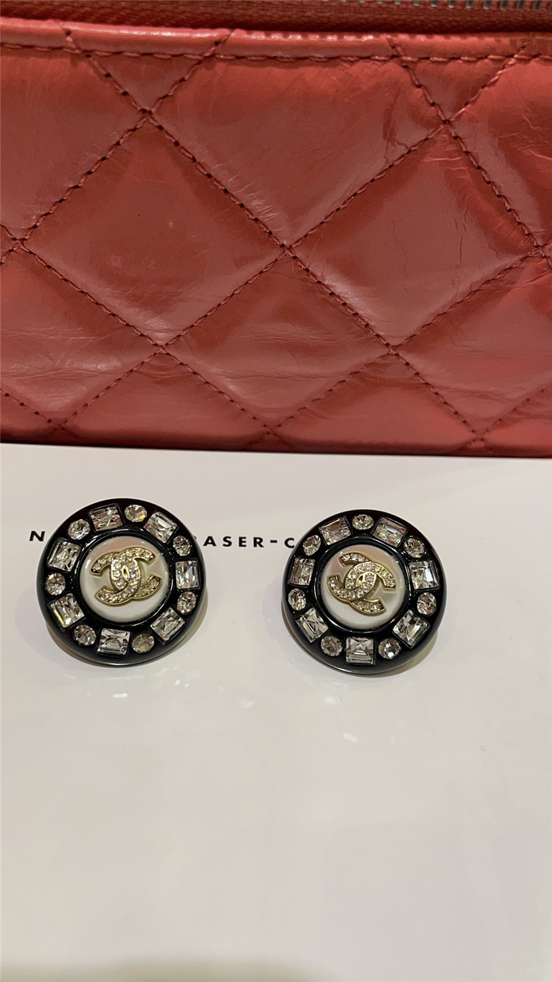 ch**el acrylic full D1am0nd double c round earrings