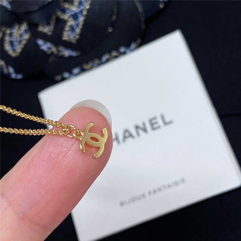 ch**el full D1am0nd letter double c double layer necklace