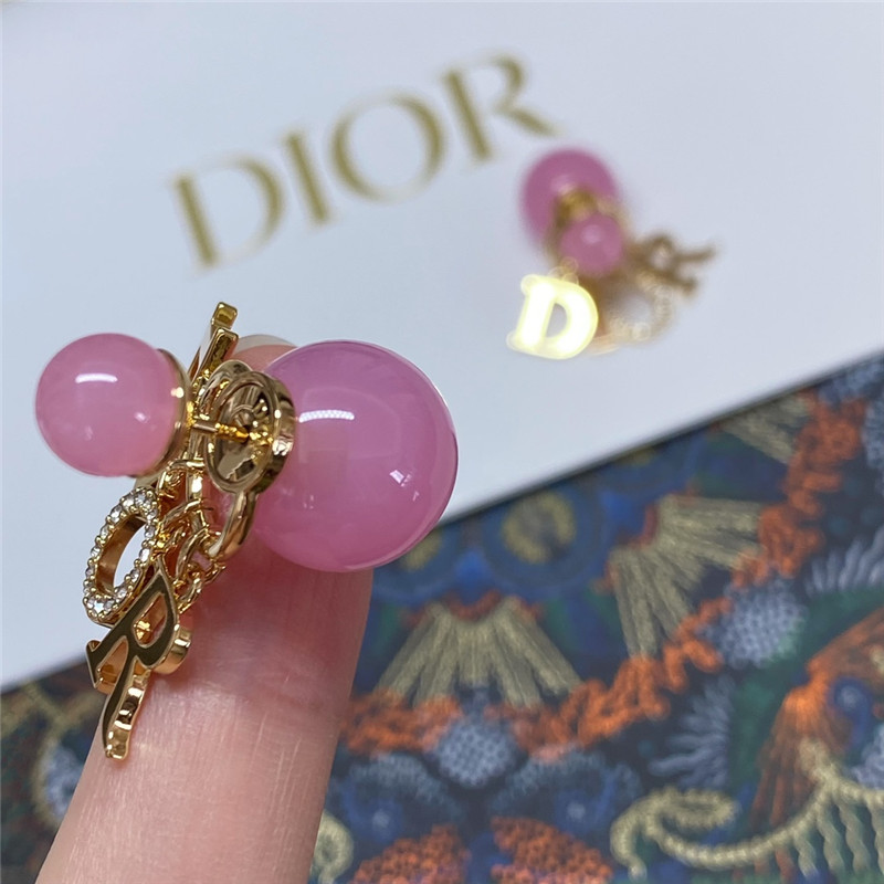 D10r pink pearl earrings