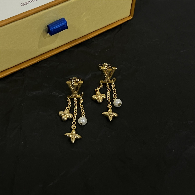 l0vis Vvtt0n lv new earrings