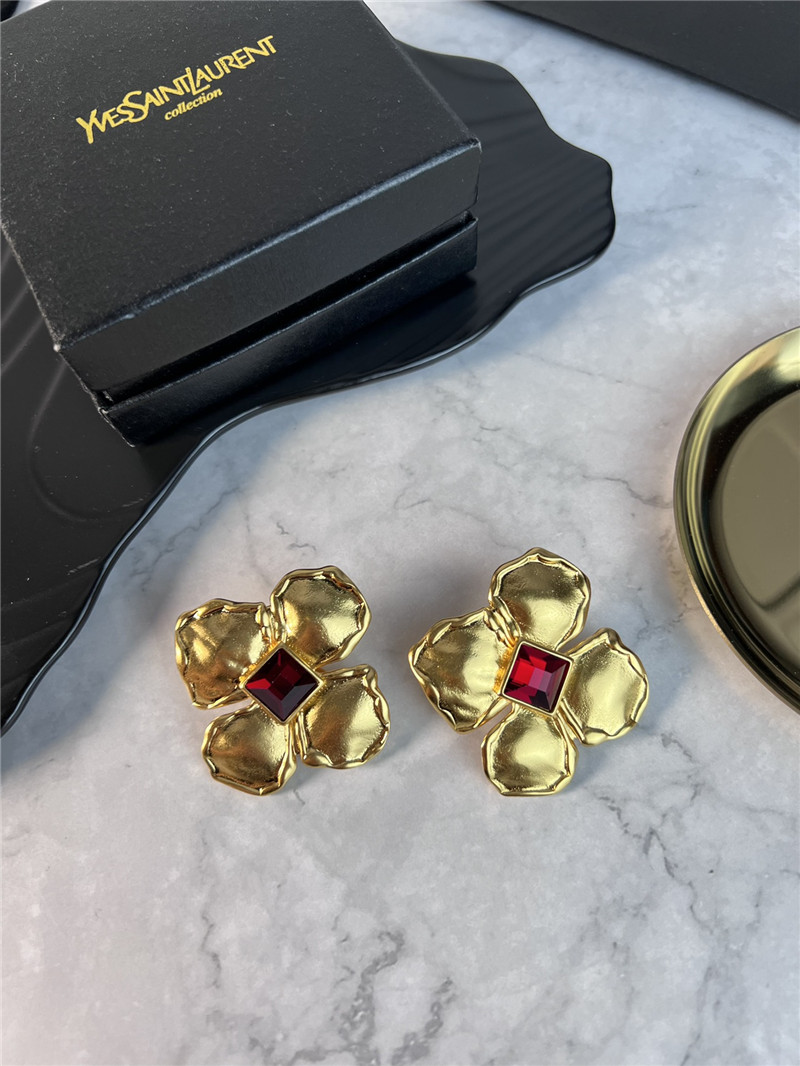 Y51 vintage four petal flower rhinestone earrings