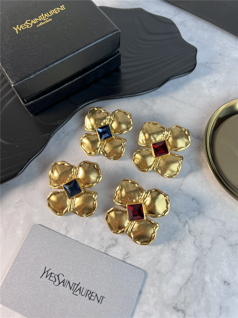 Y51 vintage four petal flower rhinestone earrings