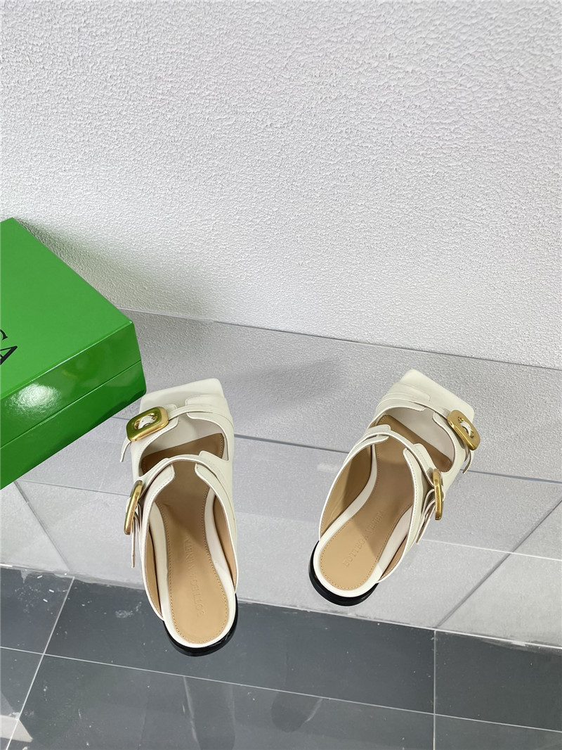 b0tt*ga Ven*ta stretch buckle flat mule