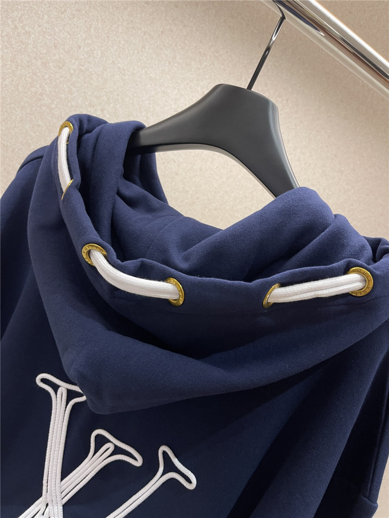 l0vis Vvtt0n signature hoodie sweatshirt