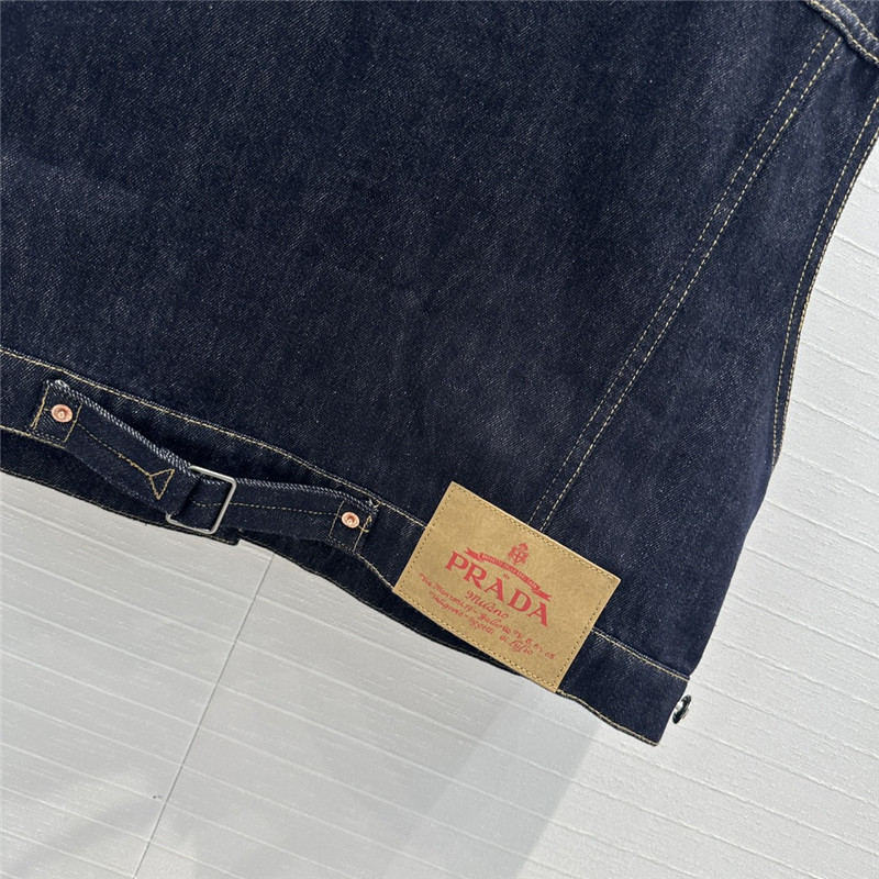 Pra*a functional style vest replica clothing sites