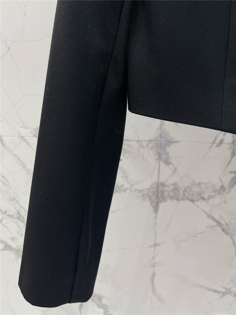 y51 hot D1am0nd suit replica clothing sites