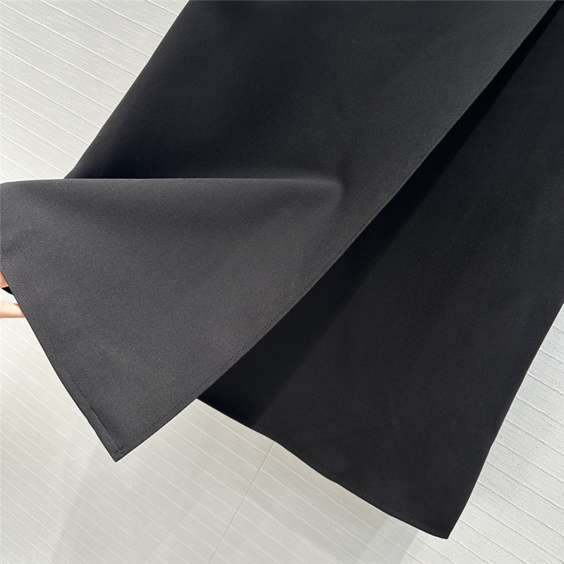 Va1e*ntin0 metal buckle midi skirt replica clothing sites