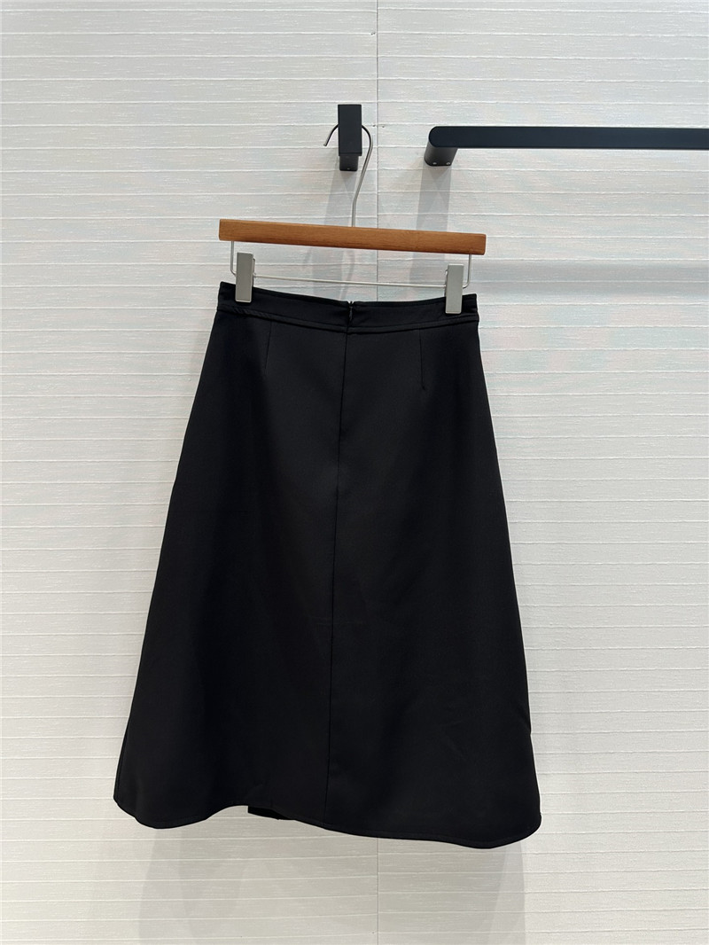 Va1e*ntin0 metal buckle midi skirt replica clothing sites