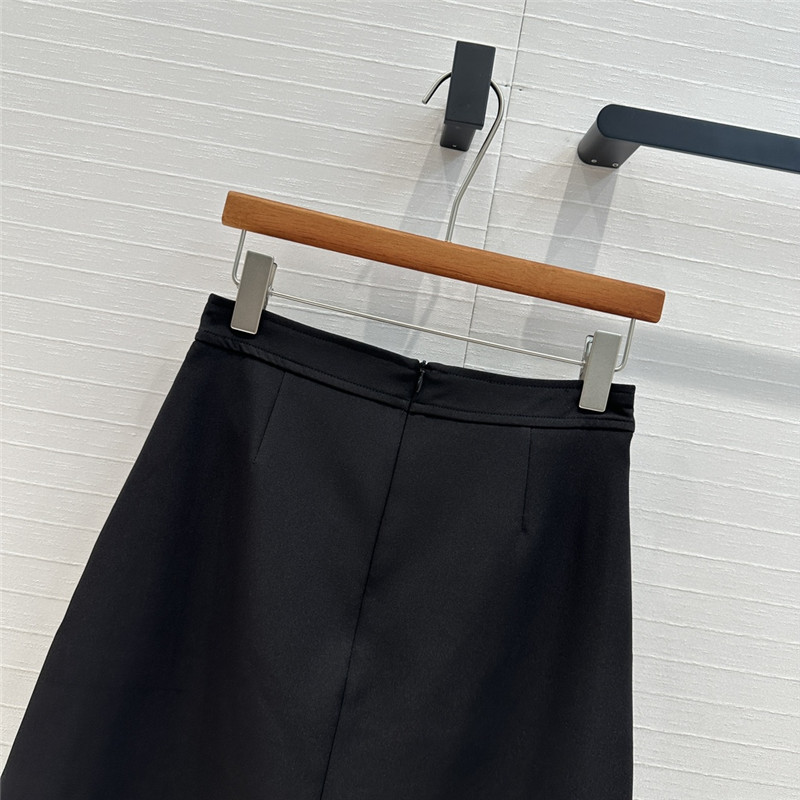 Va1e*ntin0 metal buckle midi skirt replica clothing sites