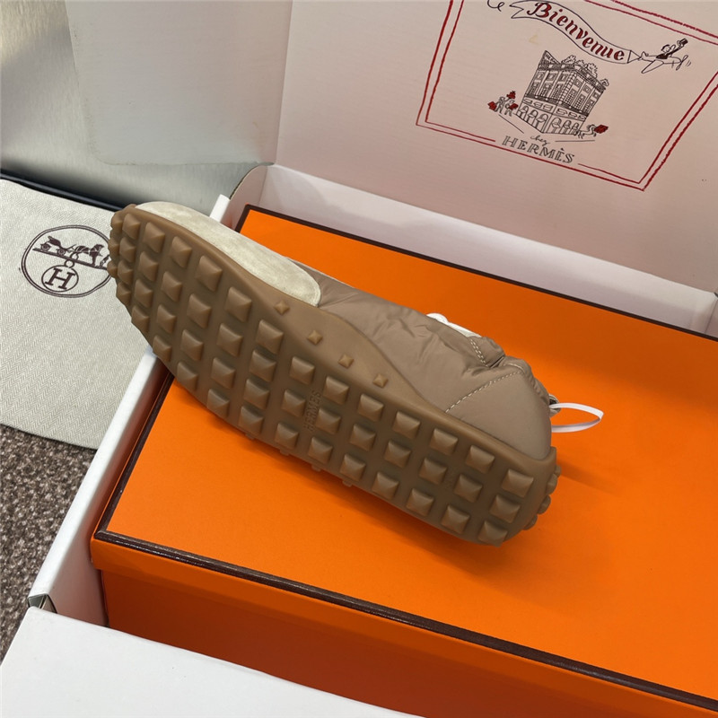 H**me5 brown flat round toe lace-up sneakers