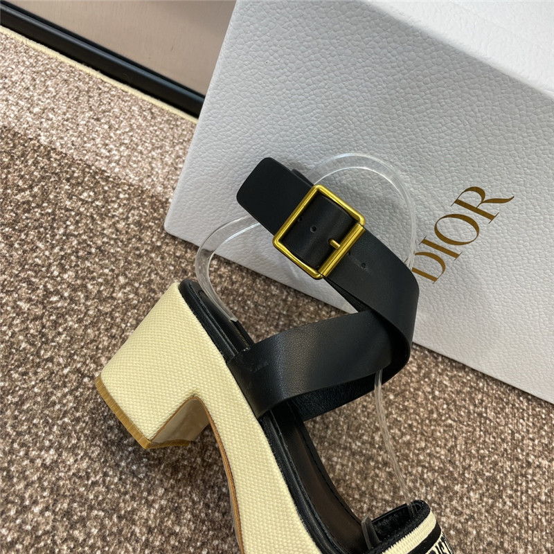 D10r dway heeled sandal natural raffia with black calfskin