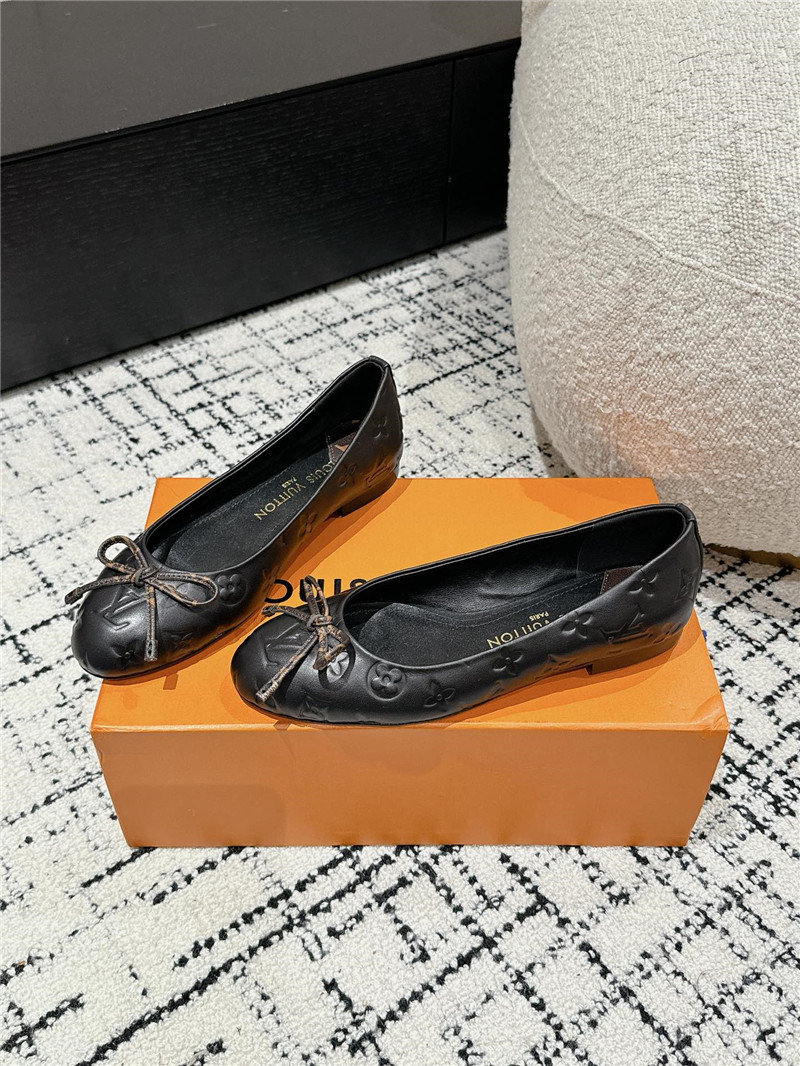 l0vis Vvtt0n nina black monogram ballerina flats