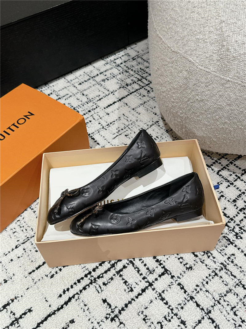l0vis Vvtt0n nina black monogram ballerina flats