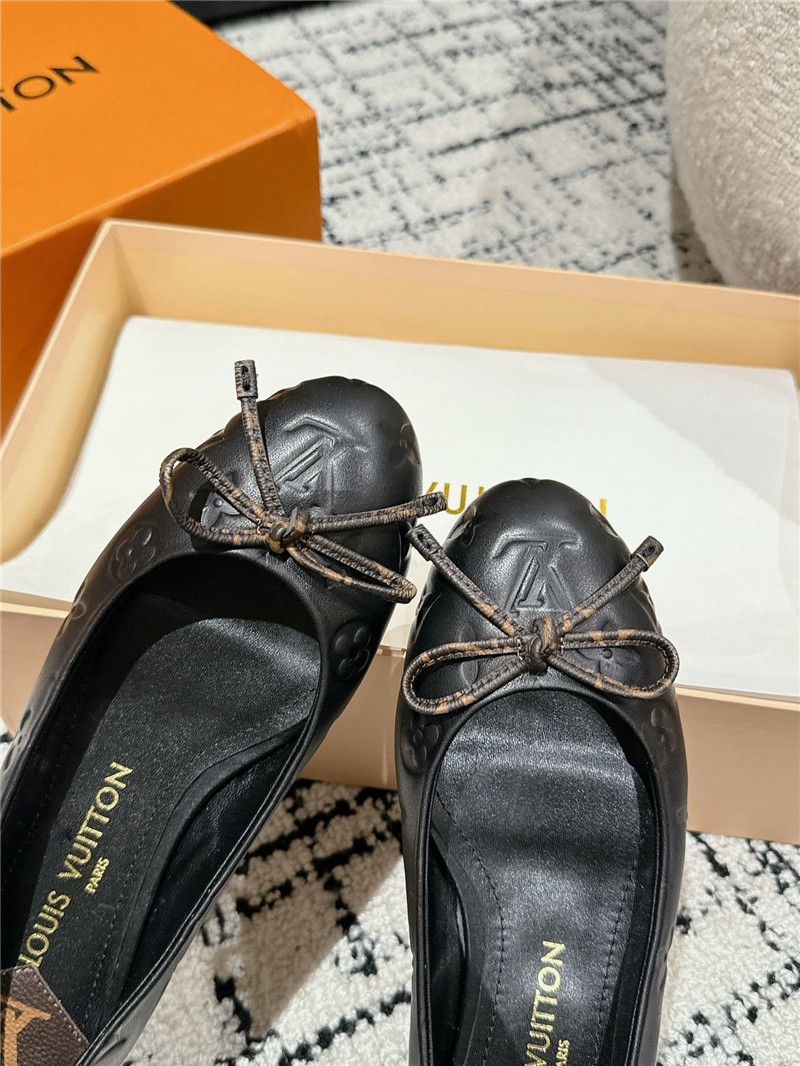 l0vis Vvtt0n nina black monogram ballerina flats