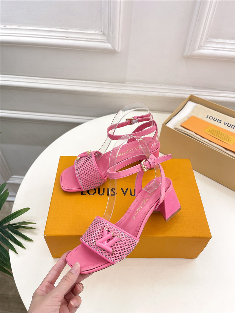 l0vis Vvtt0n shake sandal in pink perforated calf leather