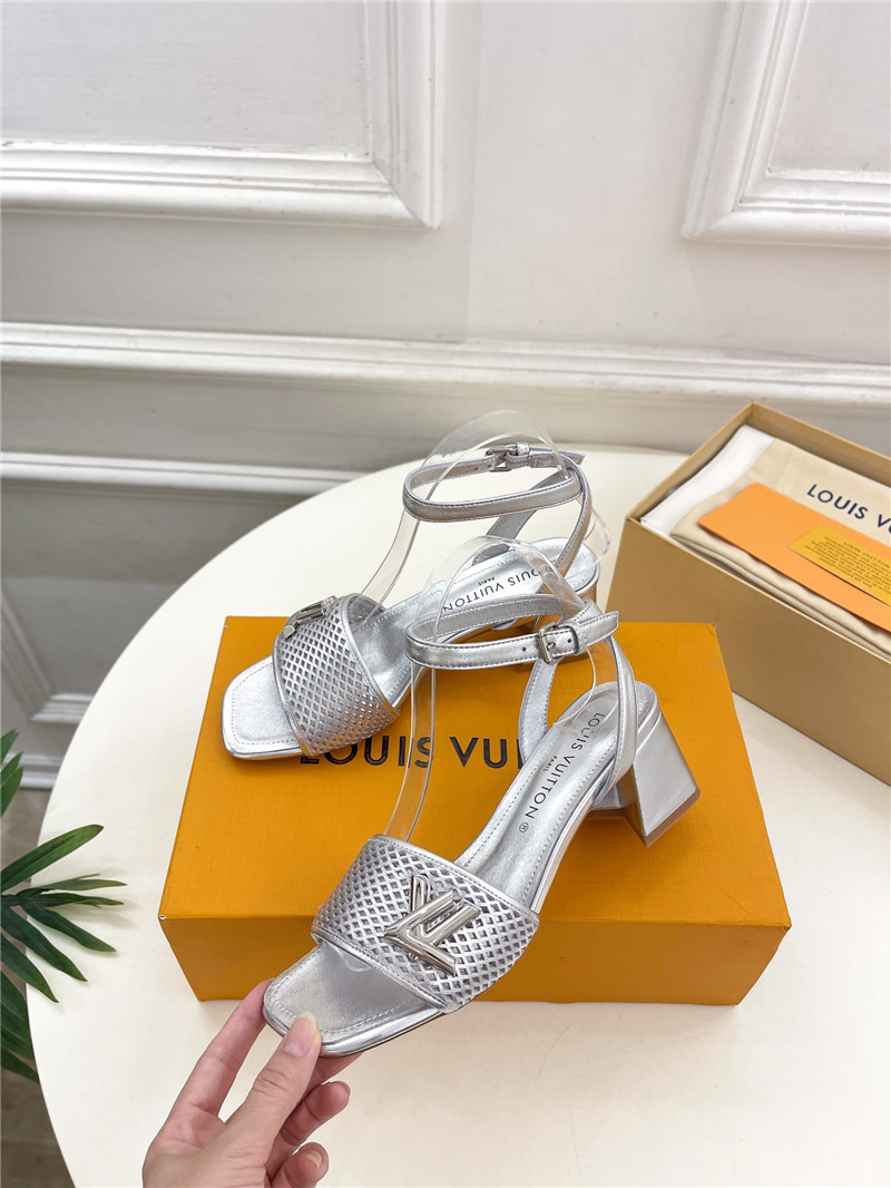 l0vis Vvtt0n shake sandal in silver perforated calf leather