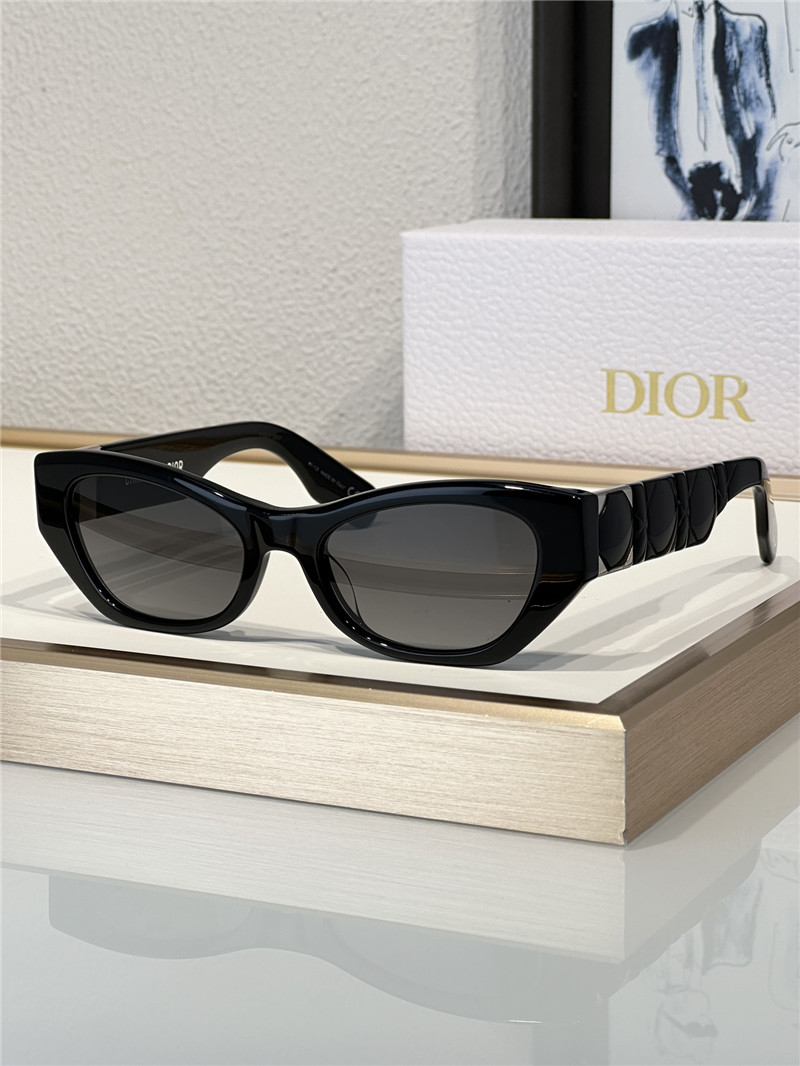 D10r new cat-eye sunglasses