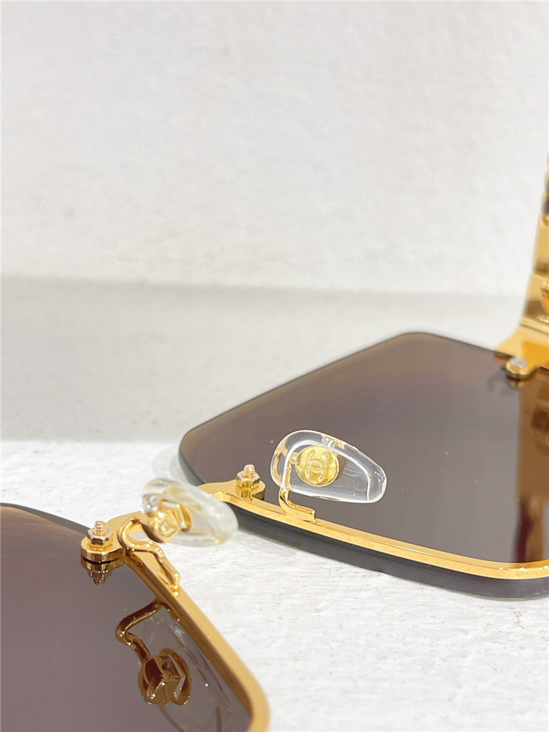 Ch**el noble and elegant sunglasses