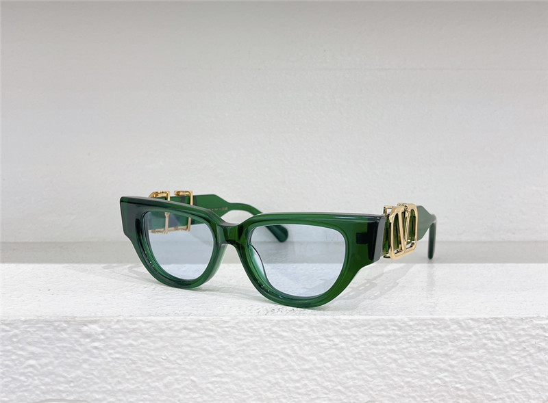 Va1e*ntin0 cat eye sunglasses