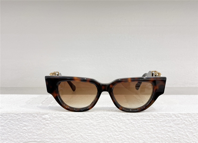 Va1e*ntin0 cat eye sunglasses