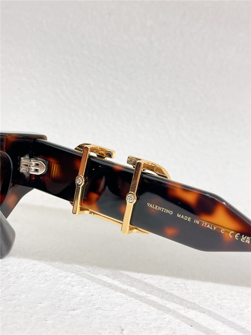 Va1e*ntin0 cat eye sunglasses