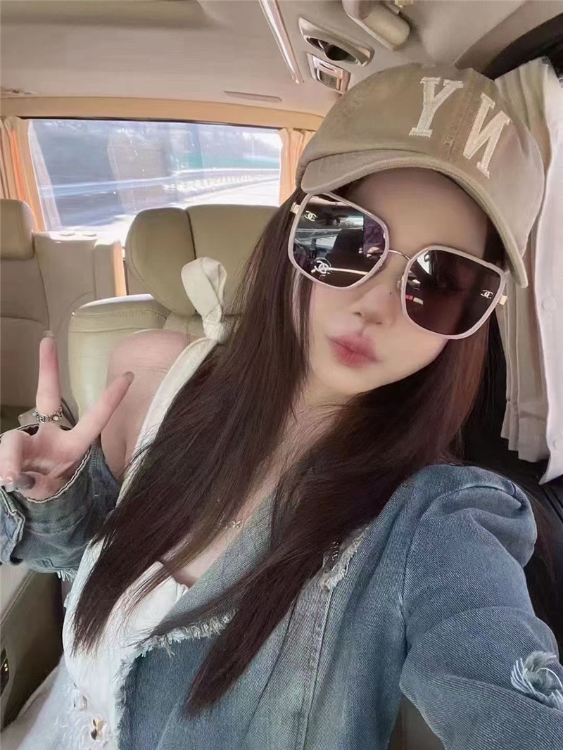 Ch**el popular sunglasses