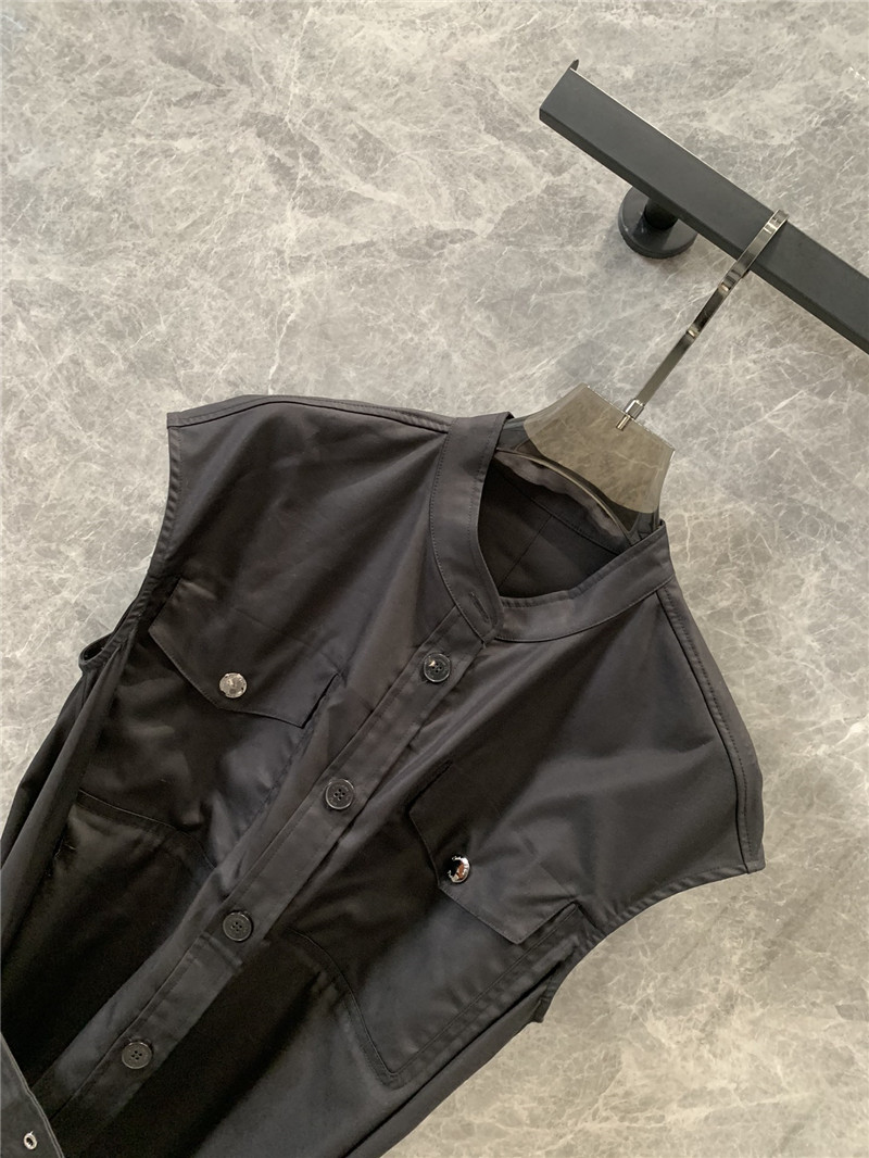 D10r small stand collar black dress