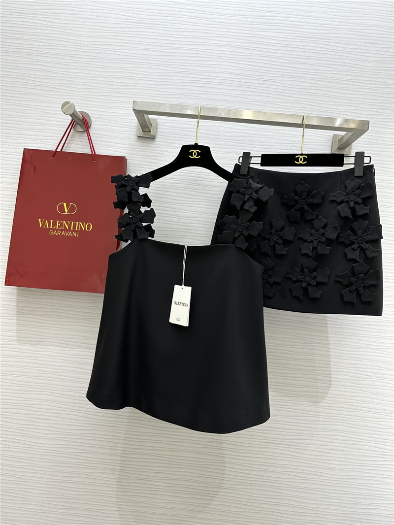 Va1e*ntin0 three-dimensional pile flower suit replica d&g clothing