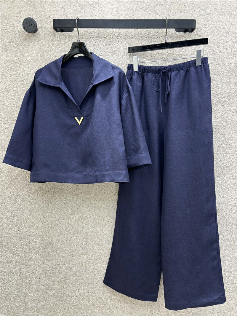 Va1e*ntin0 linen casual suit replica clothing sites