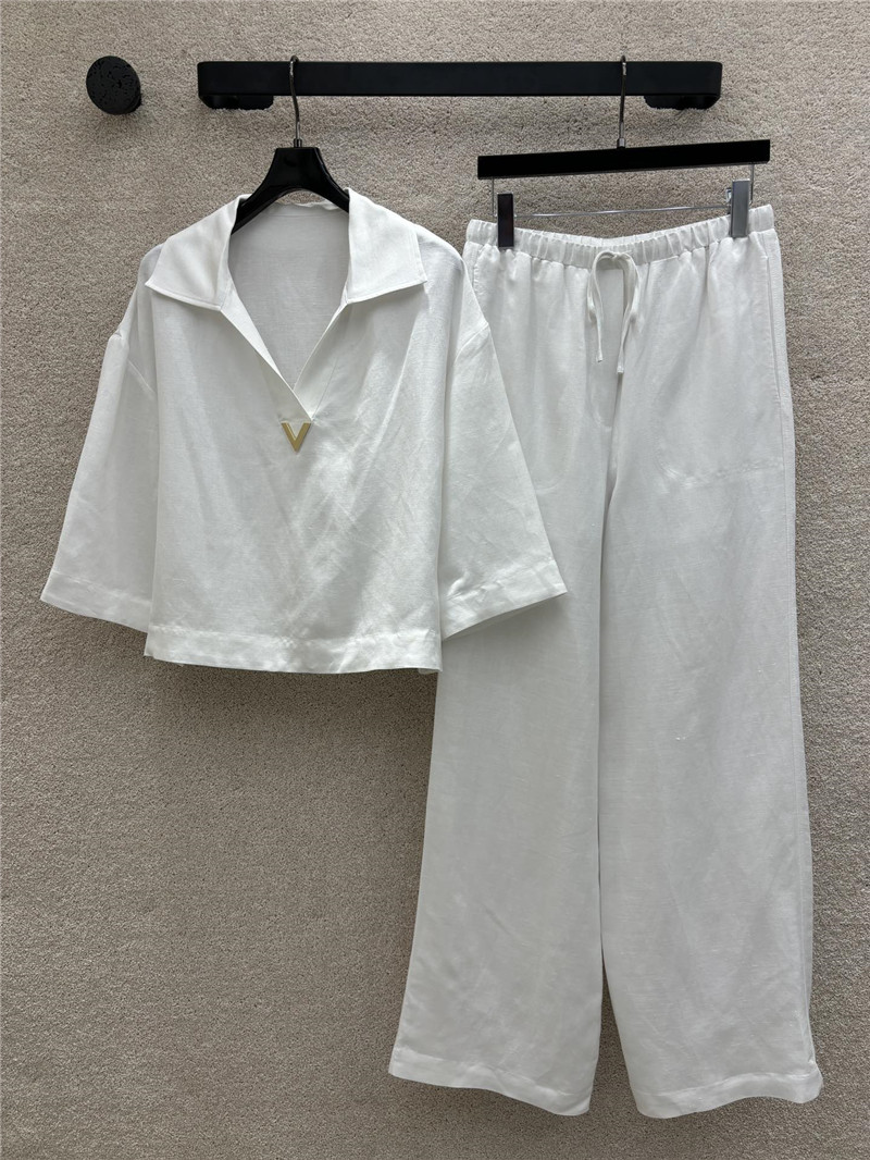 Va1e*ntin0 linen casual suit replica clothing sites