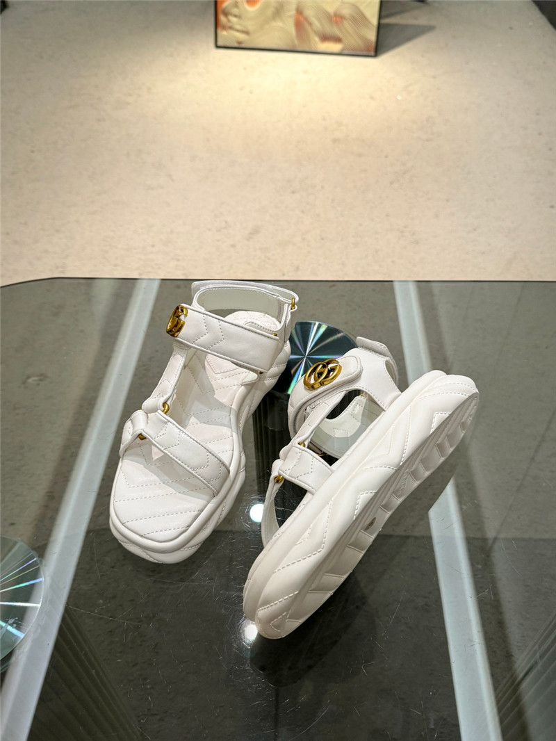 Gvc*1 double g strappy house sandals in white quilted leather