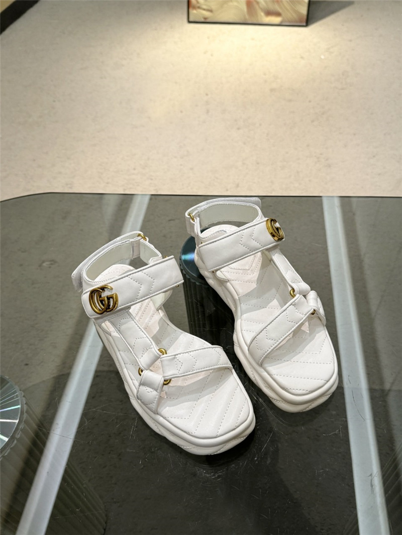 Gvc*1 double g strappy house sandals in white quilted leather