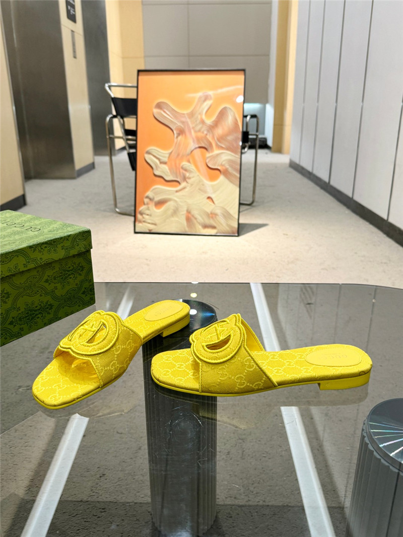 Gvc*1 interlocking g slide sandal in yellow gg canvas
